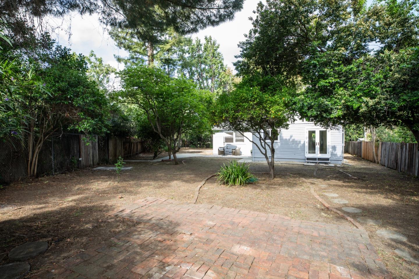 Detail Gallery Image 17 of 21 For 2027 Carol Ave, Mountain View,  CA 94040 - 3 Beds | 2 Baths