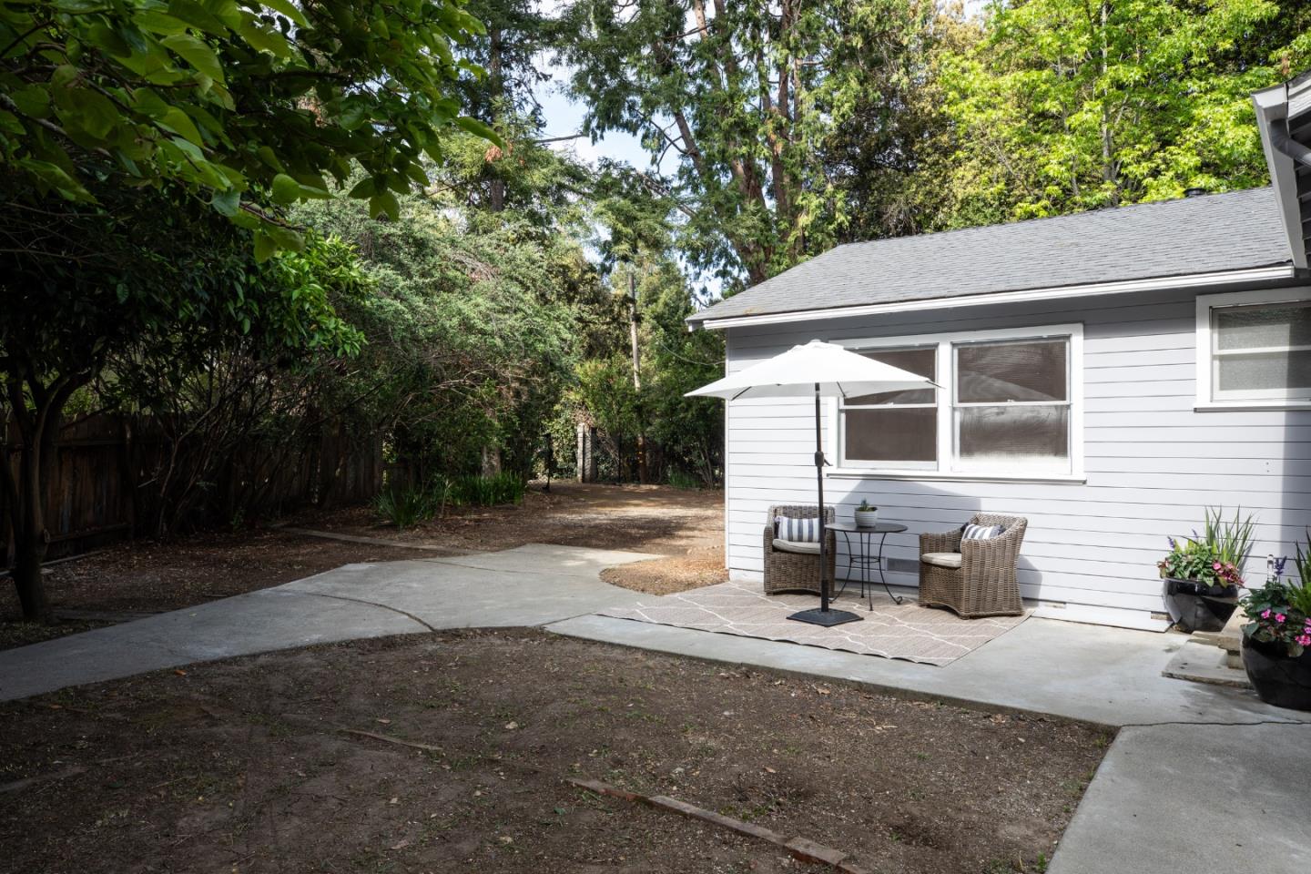 Detail Gallery Image 18 of 21 For 2027 Carol Ave, Mountain View,  CA 94040 - 3 Beds | 2 Baths