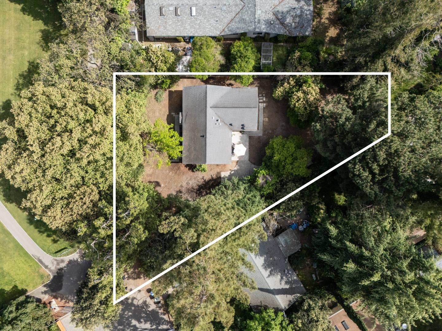 Detail Gallery Image 19 of 21 For 2027 Carol Ave, Mountain View,  CA 94040 - 3 Beds | 2 Baths