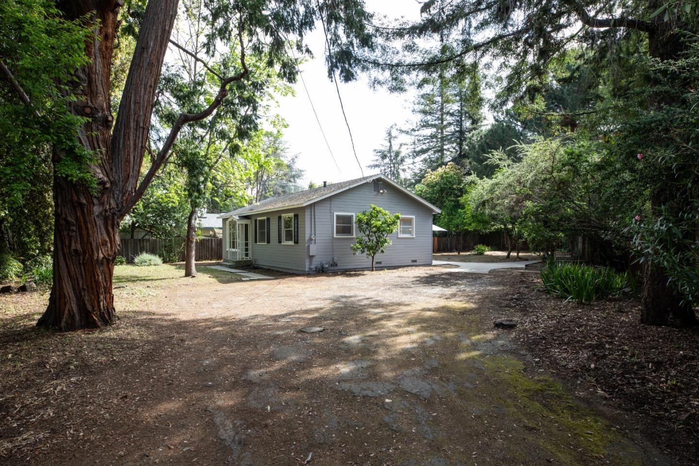 Detail Gallery Image 20 of 21 For 2027 Carol Ave, Mountain View,  CA 94040 - 3 Beds | 2 Baths