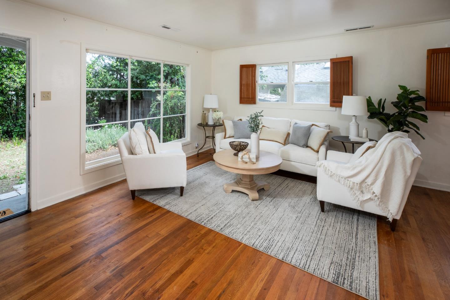 Detail Gallery Image 5 of 21 For 2027 Carol Ave, Mountain View,  CA 94040 - 3 Beds | 2 Baths