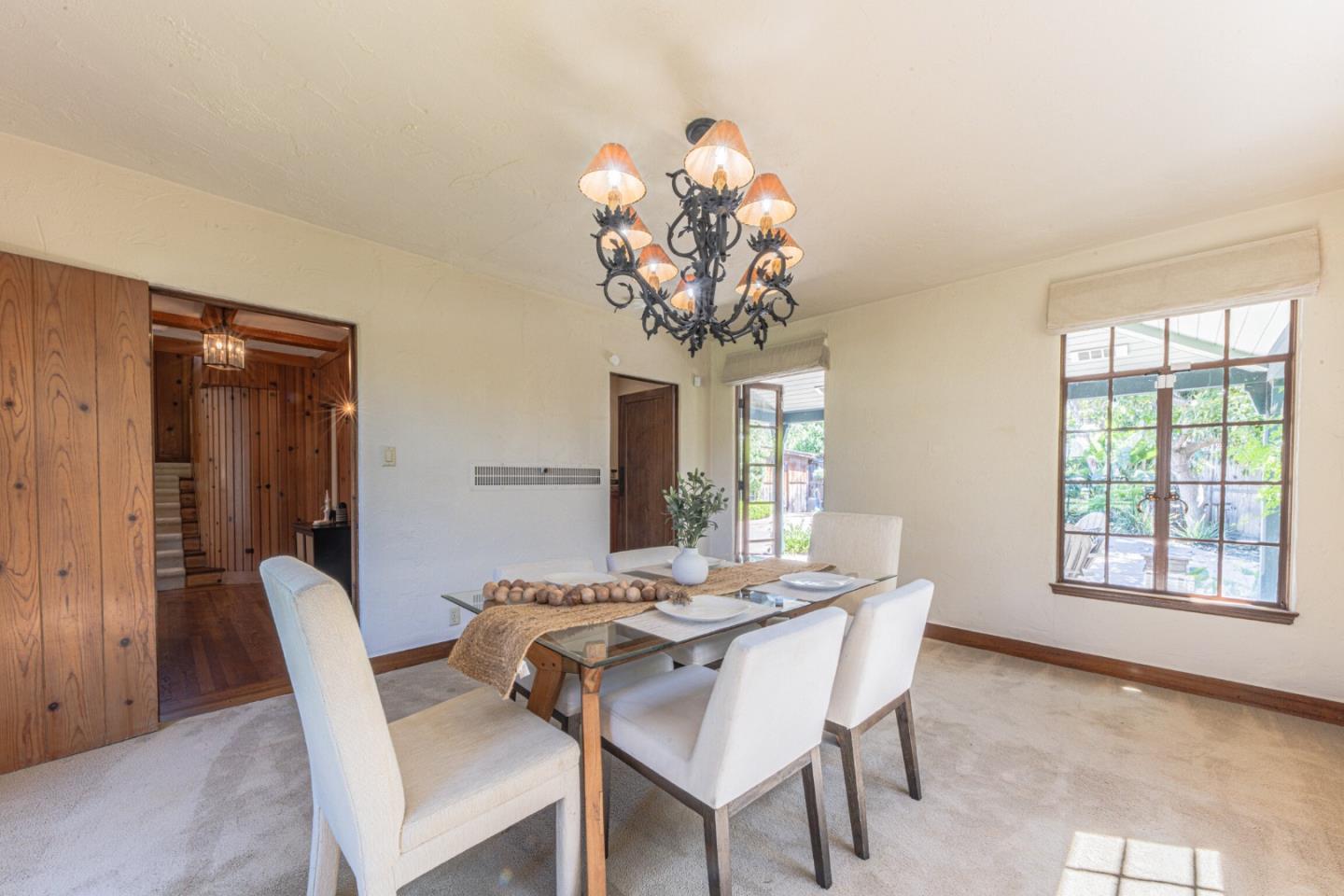 Detail Gallery Image 17 of 42 For Los Laureles Ave, Salinas,  CA 93901 - 4 Beds | 3 Baths