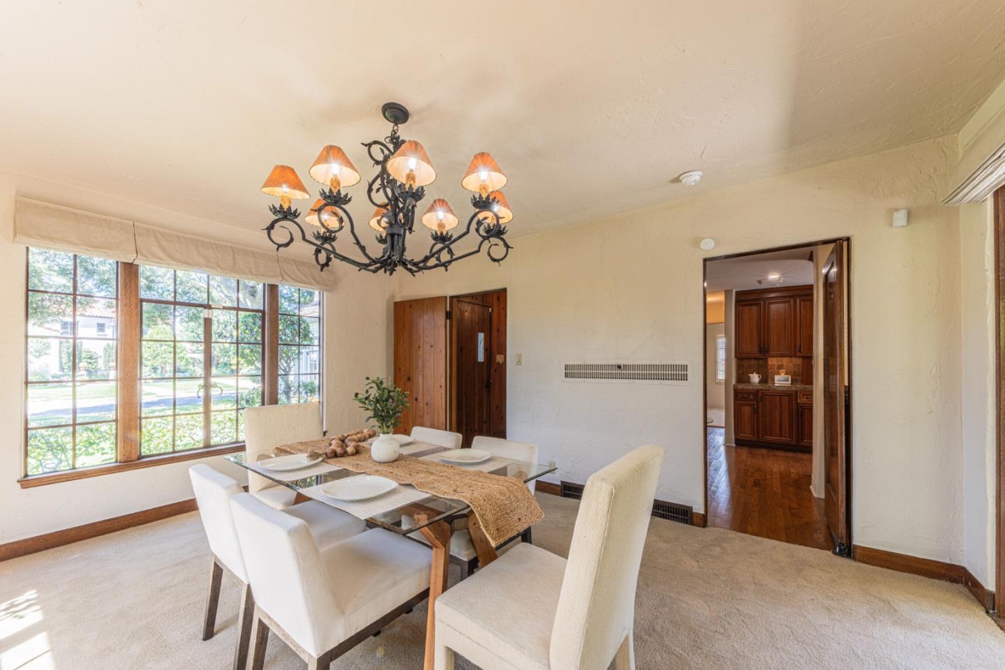 Detail Gallery Image 18 of 42 For Los Laureles Ave, Salinas,  CA 93901 - 4 Beds | 3 Baths