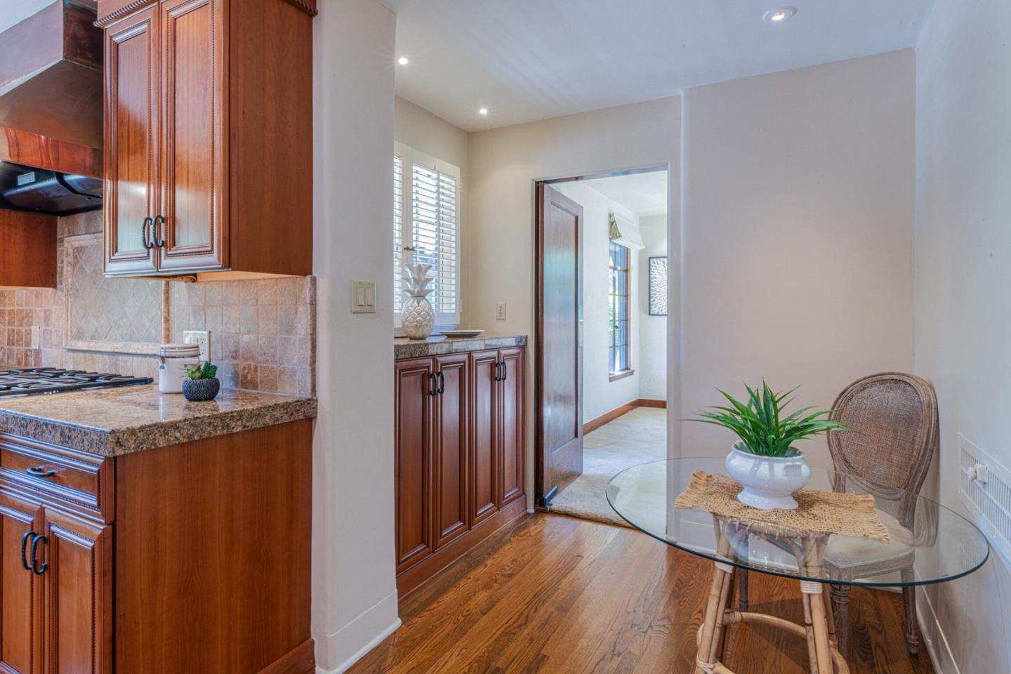 Detail Gallery Image 20 of 42 For Los Laureles Ave, Salinas,  CA 93901 - 4 Beds | 3 Baths