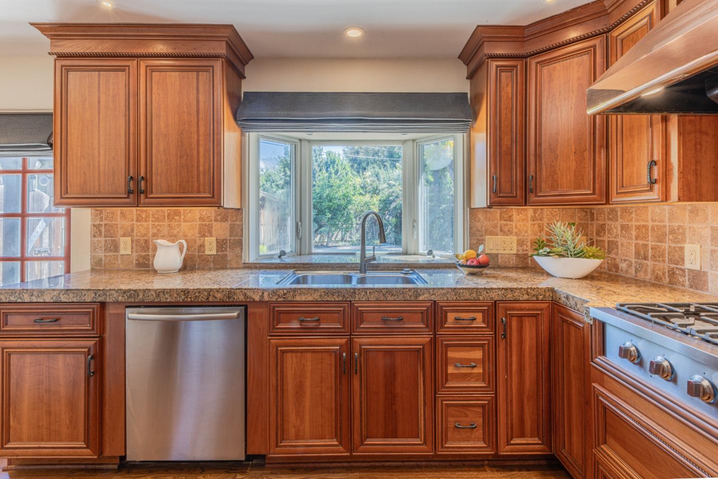 Detail Gallery Image 21 of 42 For Los Laureles Ave, Salinas,  CA 93901 - 4 Beds | 3 Baths