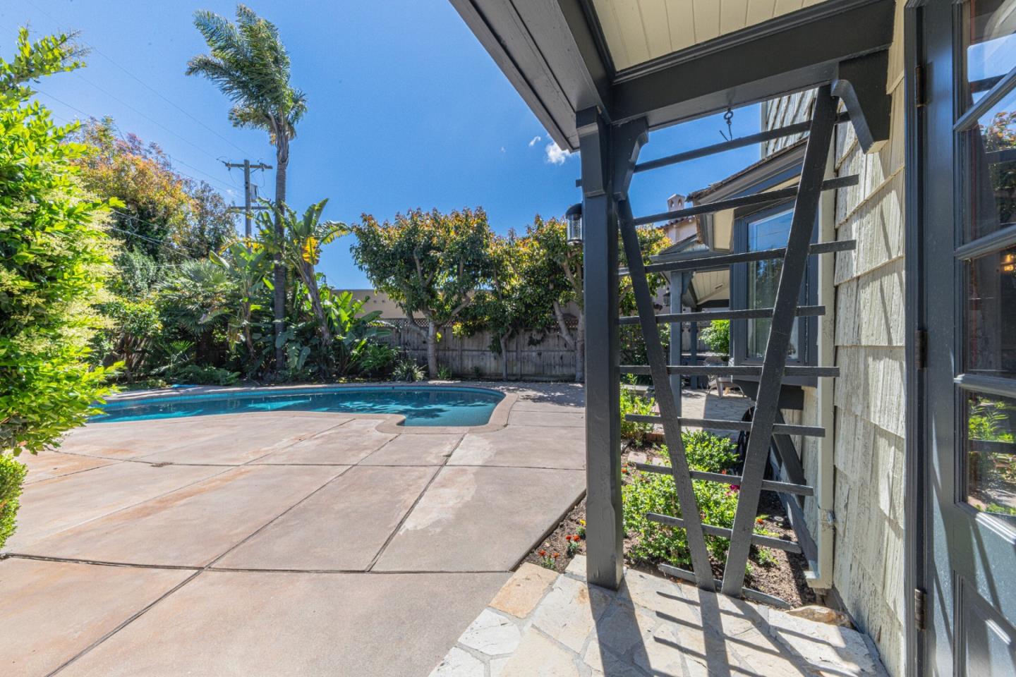 Detail Gallery Image 25 of 42 For Los Laureles Ave, Salinas,  CA 93901 - 4 Beds | 3 Baths