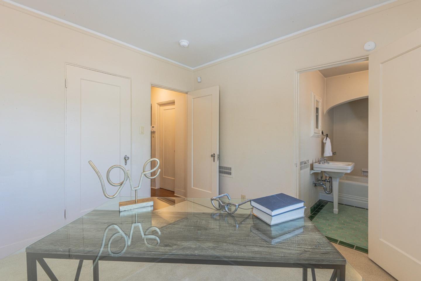 Detail Gallery Image 27 of 42 For Los Laureles Ave, Salinas,  CA 93901 - 4 Beds | 3 Baths