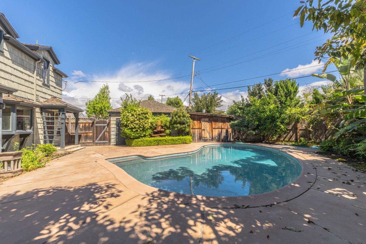 Detail Gallery Image 3 of 42 For Los Laureles Ave, Salinas,  CA 93901 - 4 Beds | 3 Baths