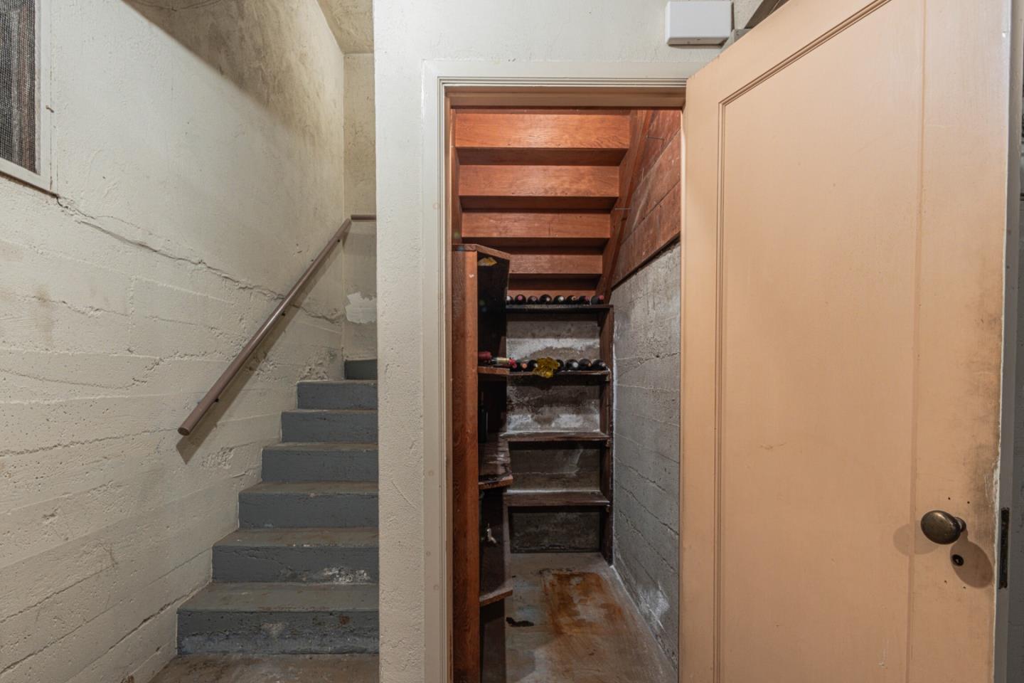 Detail Gallery Image 30 of 42 For Los Laureles Ave, Salinas,  CA 93901 - 4 Beds | 3 Baths