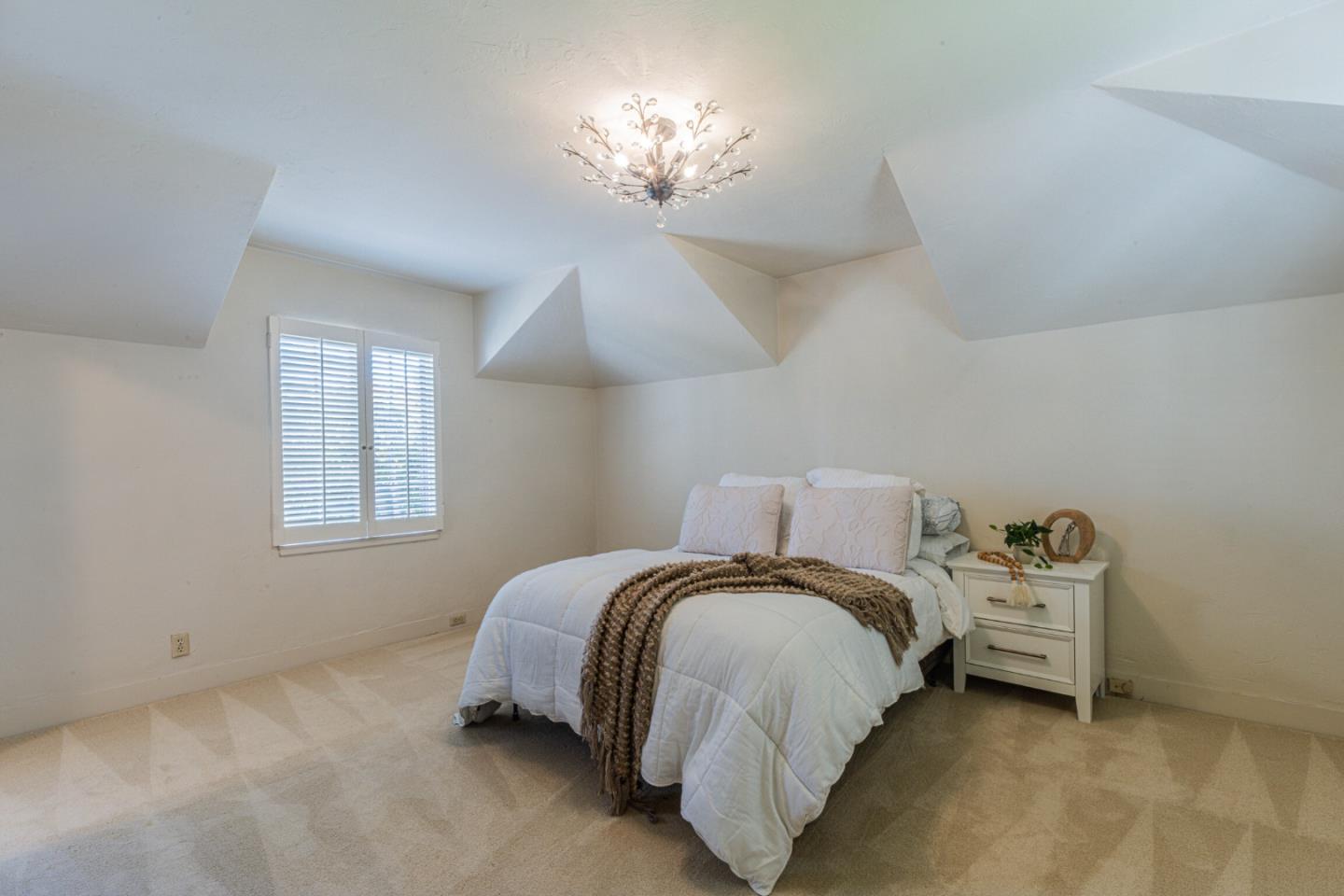 Detail Gallery Image 31 of 42 For Los Laureles Ave, Salinas,  CA 93901 - 4 Beds | 3 Baths