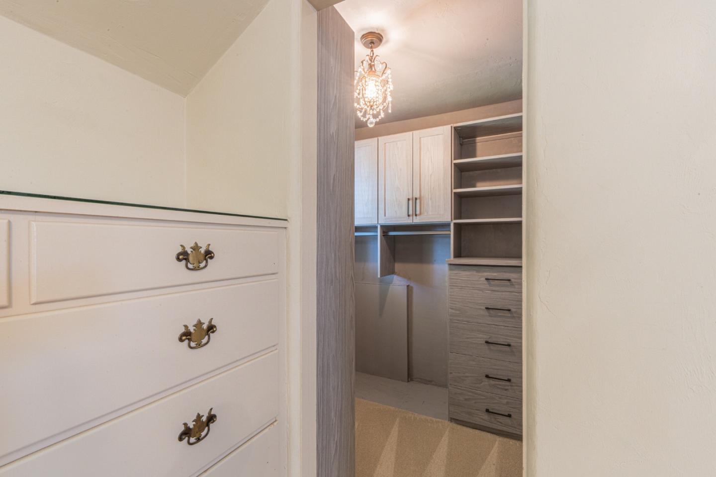 Detail Gallery Image 37 of 42 For Los Laureles Ave, Salinas,  CA 93901 - 4 Beds | 3 Baths