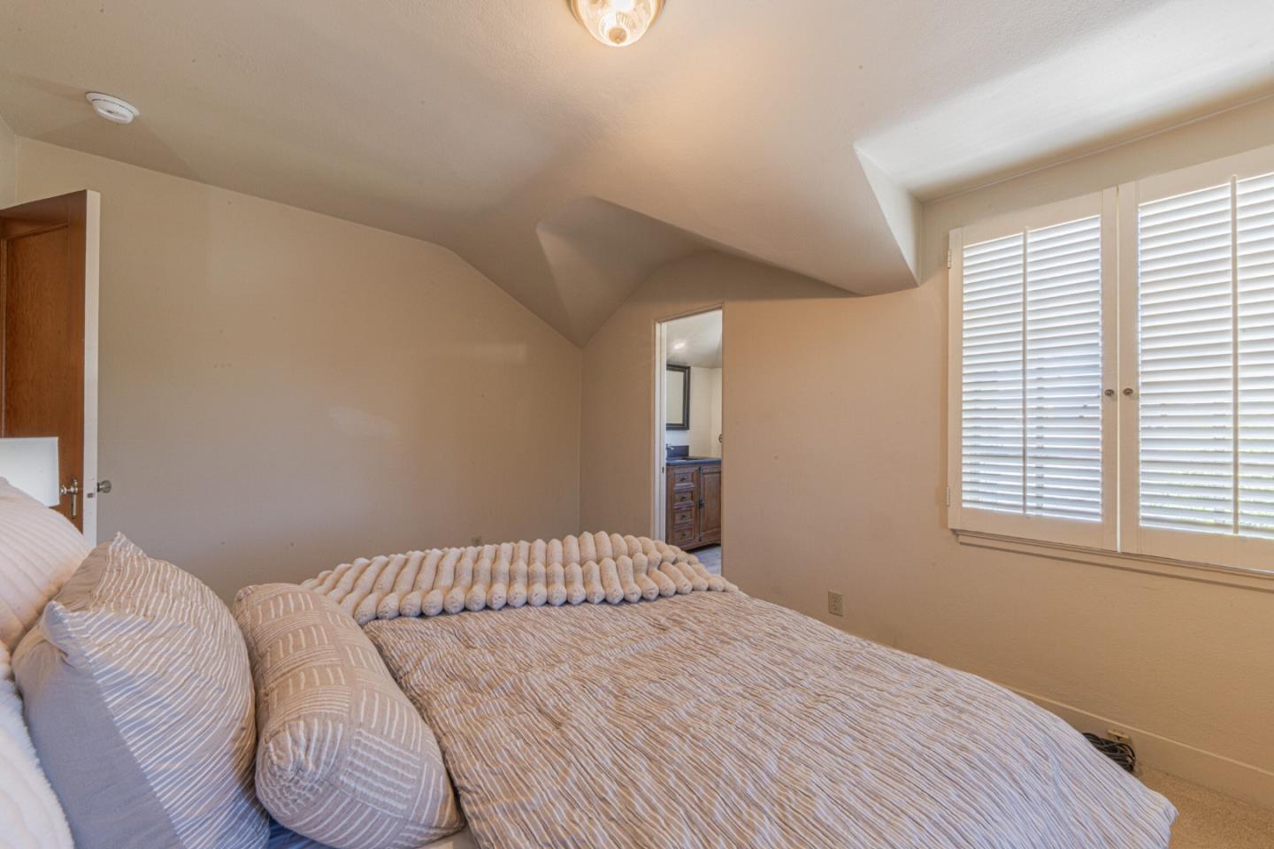 Detail Gallery Image 40 of 42 For Los Laureles Ave, Salinas,  CA 93901 - 4 Beds | 3 Baths