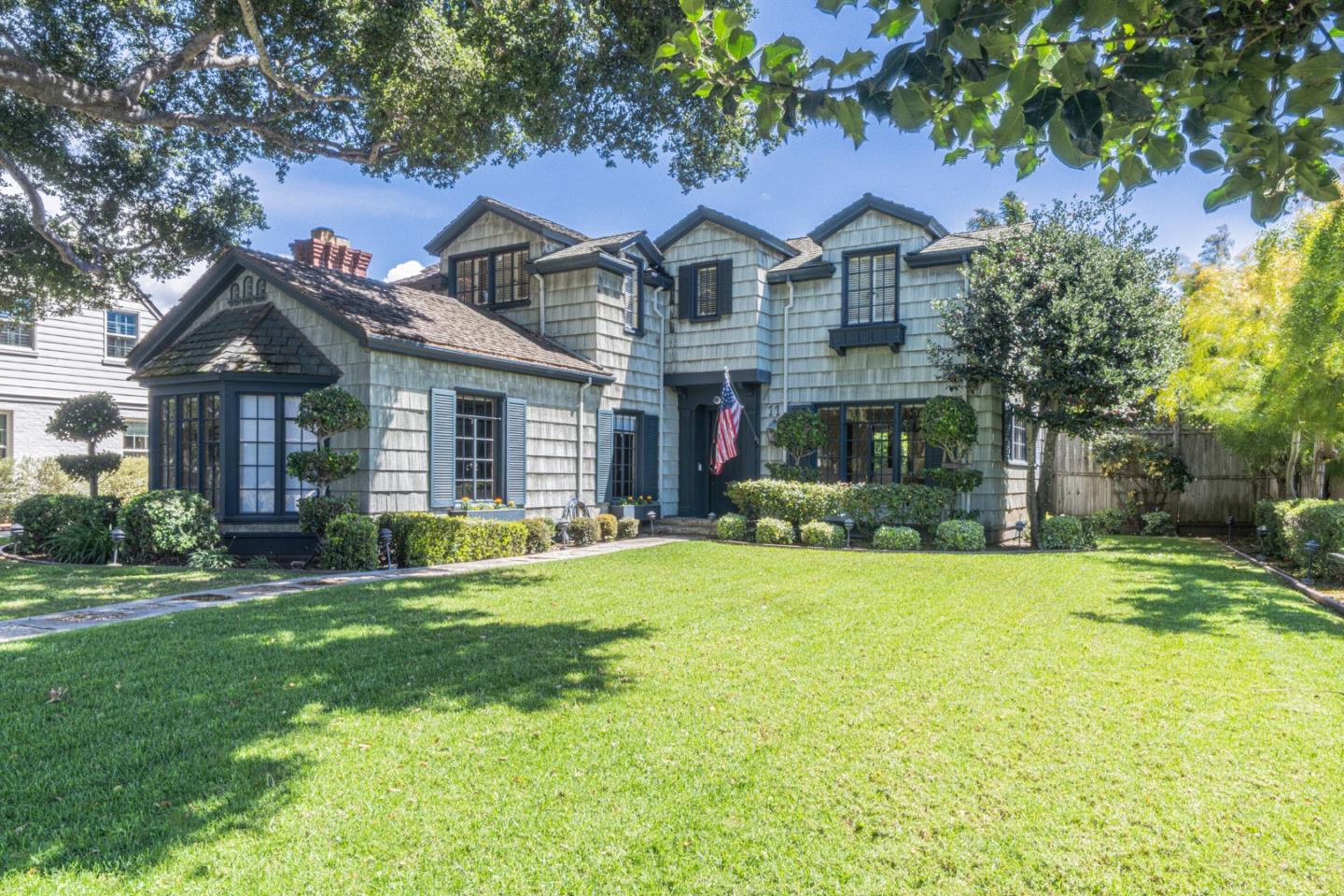 Detail Gallery Image 6 of 42 For Los Laureles Ave, Salinas,  CA 93901 - 4 Beds | 3 Baths