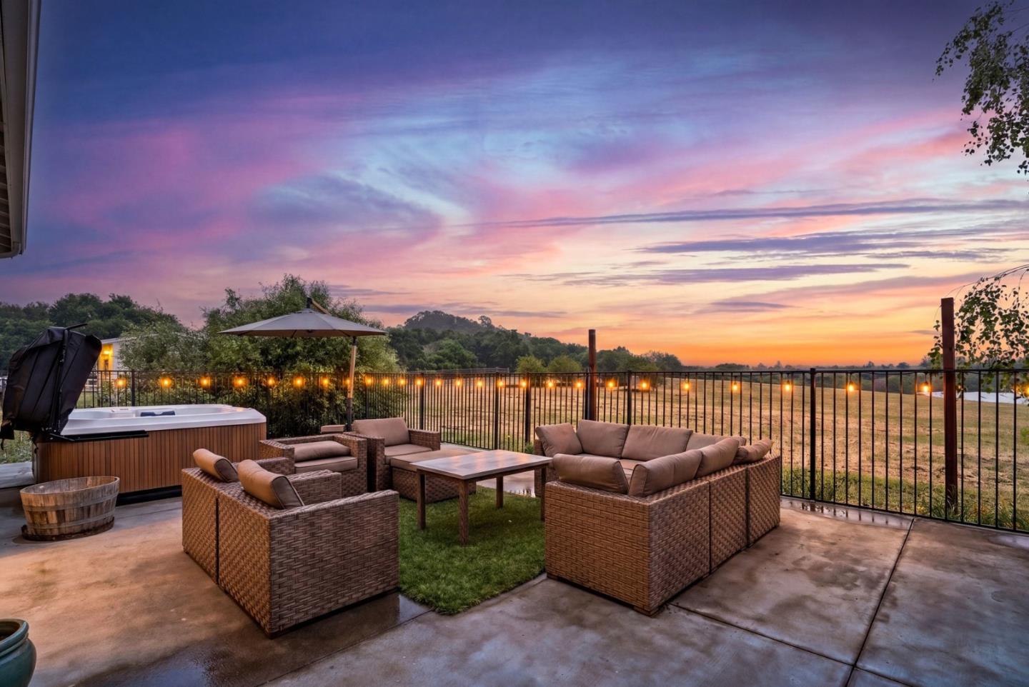 Detail Gallery Image 3 of 46 For 295 Wheelock Rd, Watsonville,  CA 95076 - 4 Beds | 2/1 Baths