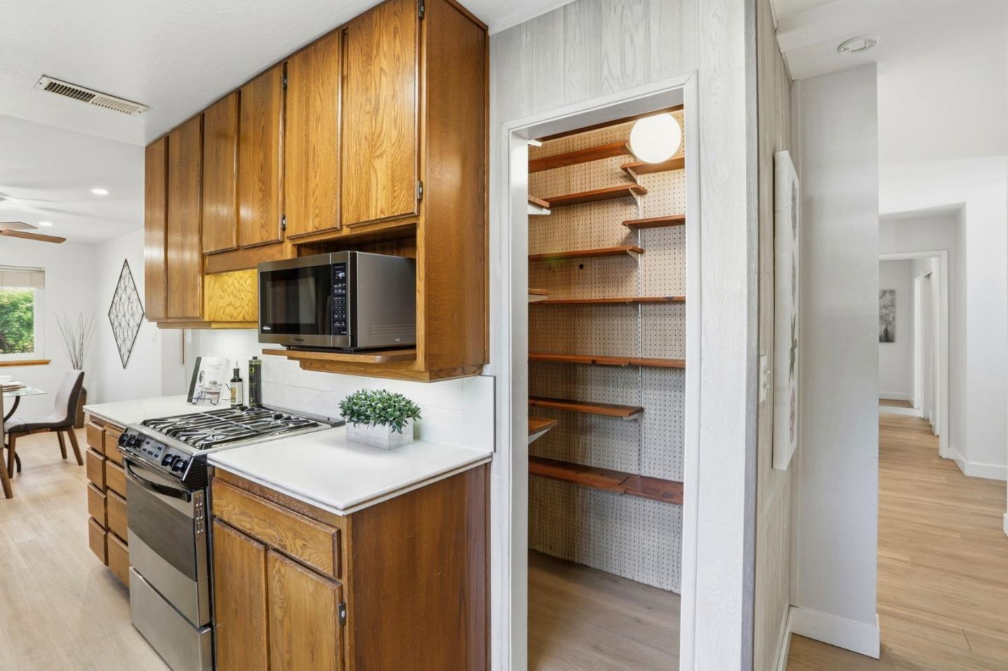 Detail Gallery Image 18 of 41 For 1540 Santa Monica Ave, San Jose,  CA 95118 - 3 Beds | 2 Baths