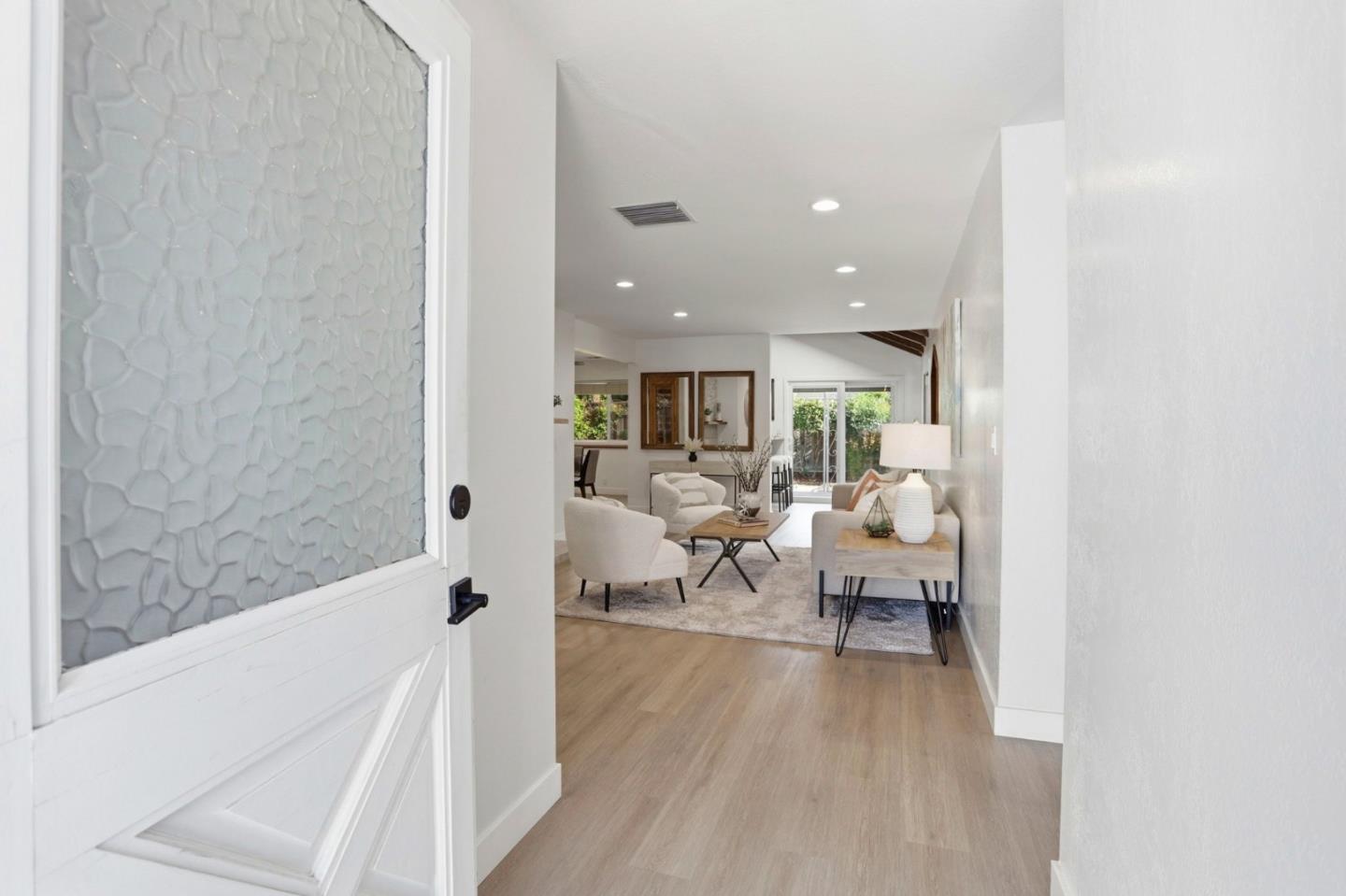 Detail Gallery Image 7 of 41 For 1540 Santa Monica Ave, San Jose,  CA 95118 - 3 Beds | 2 Baths