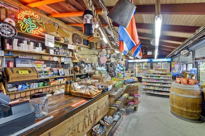 Detail Gallery Image 11 of 15 For 22990 Santa Cruz Highway 17, Los Gatos,  CA 95033 - 3 Beds | 2 Baths