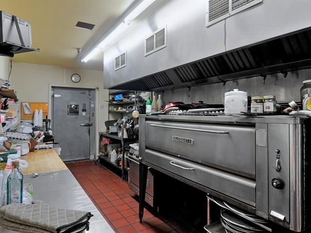 Detail Gallery Image 14 of 15 For 22990 Santa Cruz Highway 17, Los Gatos,  CA 95033 - 3 Beds | 2 Baths