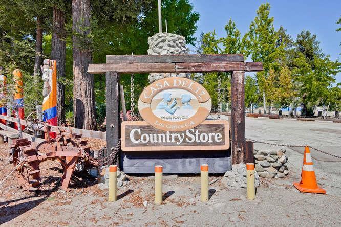 Detail Gallery Image 2 of 15 For 22990 Santa Cruz Highway 17, Los Gatos,  CA 95033 - 3 Beds | 2 Baths