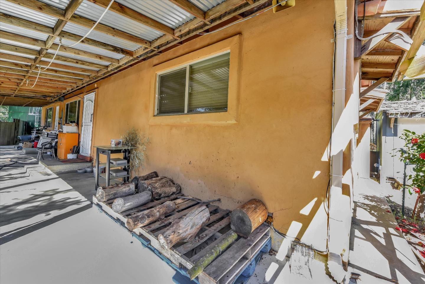 Detail Gallery Image 7 of 15 For 22990 Santa Cruz Highway 17, Los Gatos,  CA 95033 - 3 Beds | 2 Baths