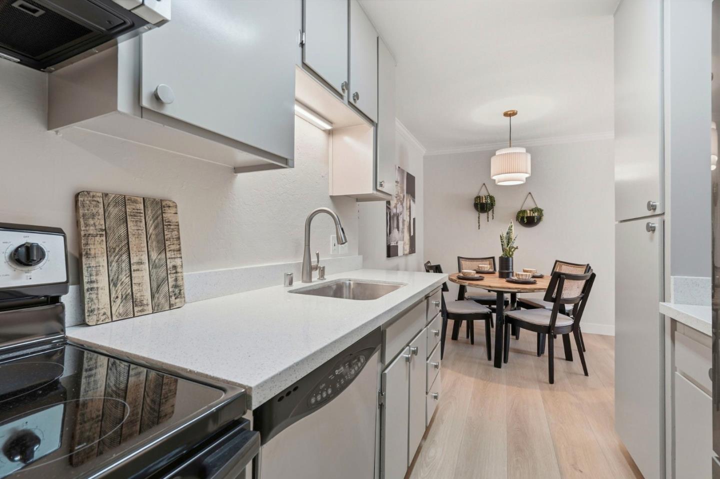 Detail Gallery Image 8 of 32 For 292 Tradewinds Dr #4,  San Jose,  CA 95123 - 1 Beds | 1 Baths