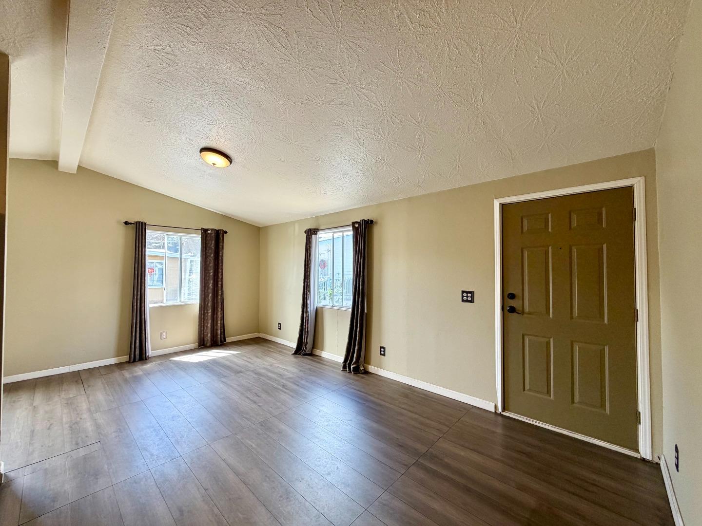 Detail Gallery Image 3 of 17 For 2855 Senter #30,  San Jose,  CA 95111 - 2 Beds | 2 Baths