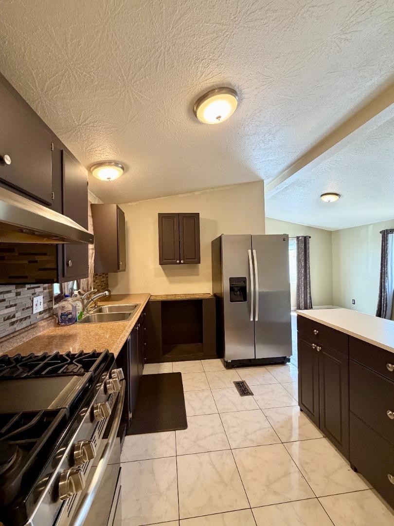 Detail Gallery Image 8 of 17 For 2855 Senter #30,  San Jose,  CA 95111 - 2 Beds | 2 Baths