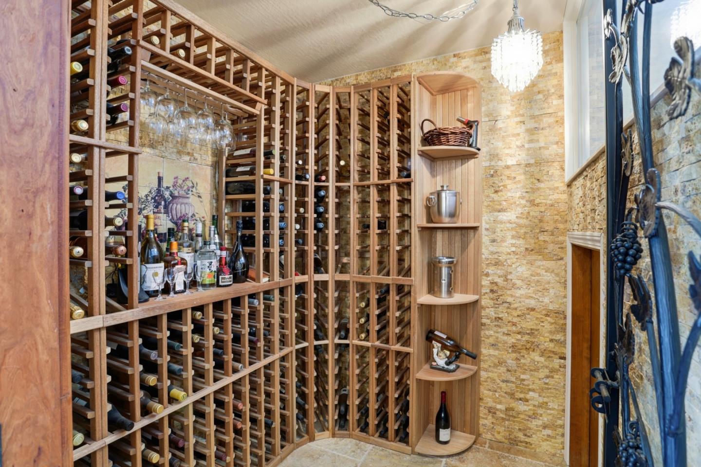 Detail Gallery Image 17 of 64 For 24010 Summit Woods Dr, Los Gatos,  CA 95033 - 4 Beds | 4/1 Baths