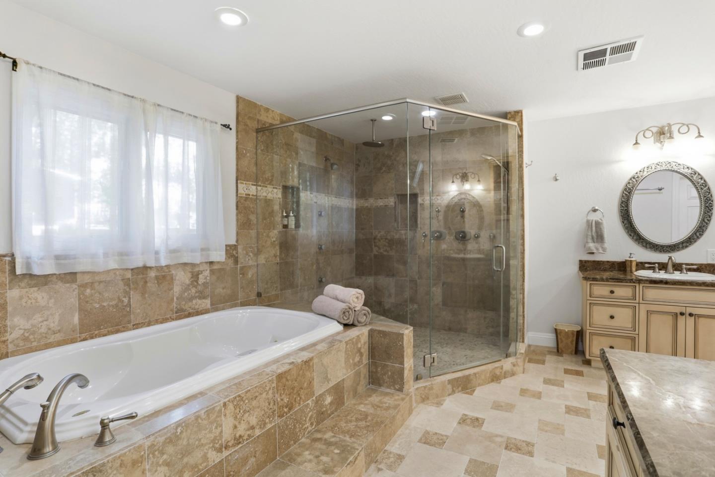 Detail Gallery Image 27 of 64 For 24010 Summit Woods Dr, Los Gatos,  CA 95033 - 4 Beds | 4/1 Baths