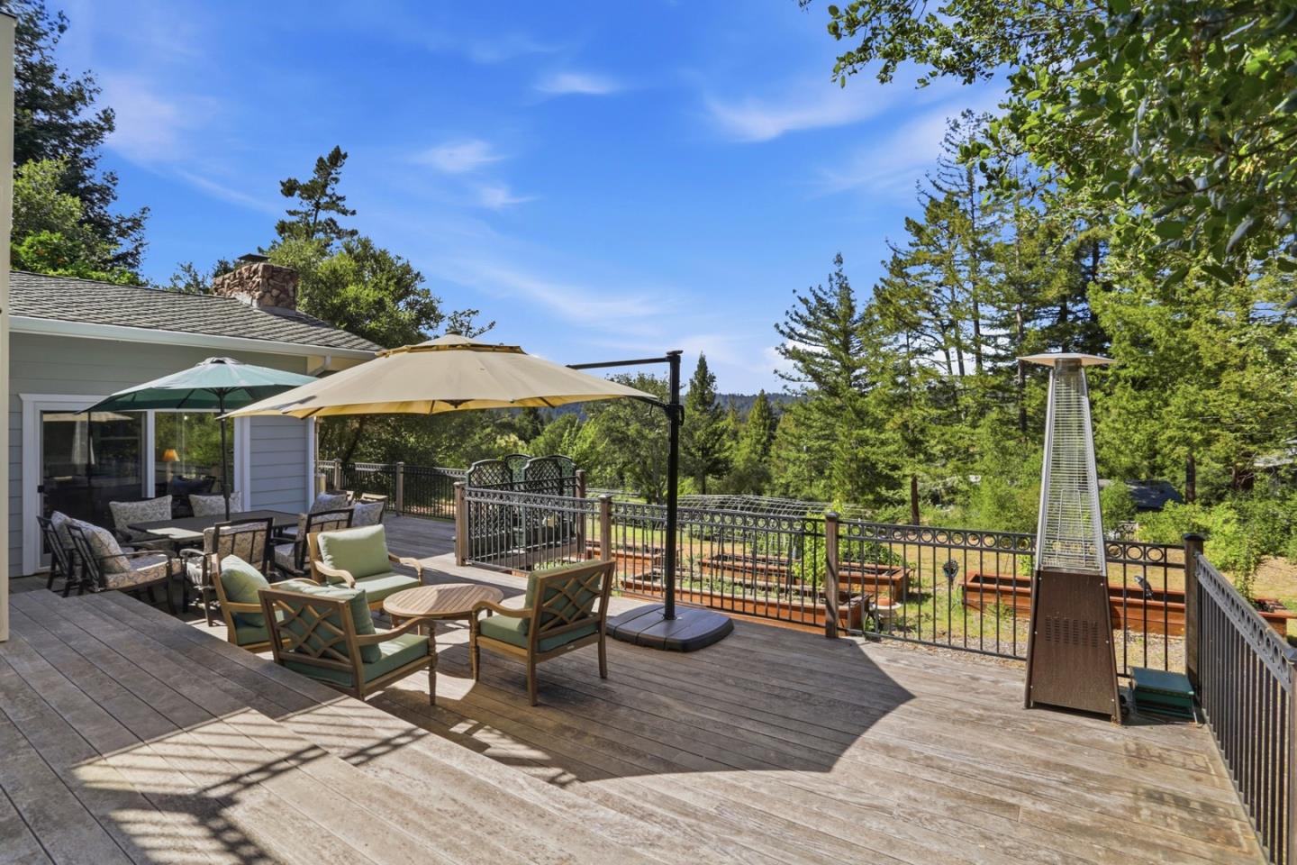 Detail Gallery Image 47 of 64 For 24010 Summit Woods Dr, Los Gatos,  CA 95033 - 4 Beds | 4/1 Baths