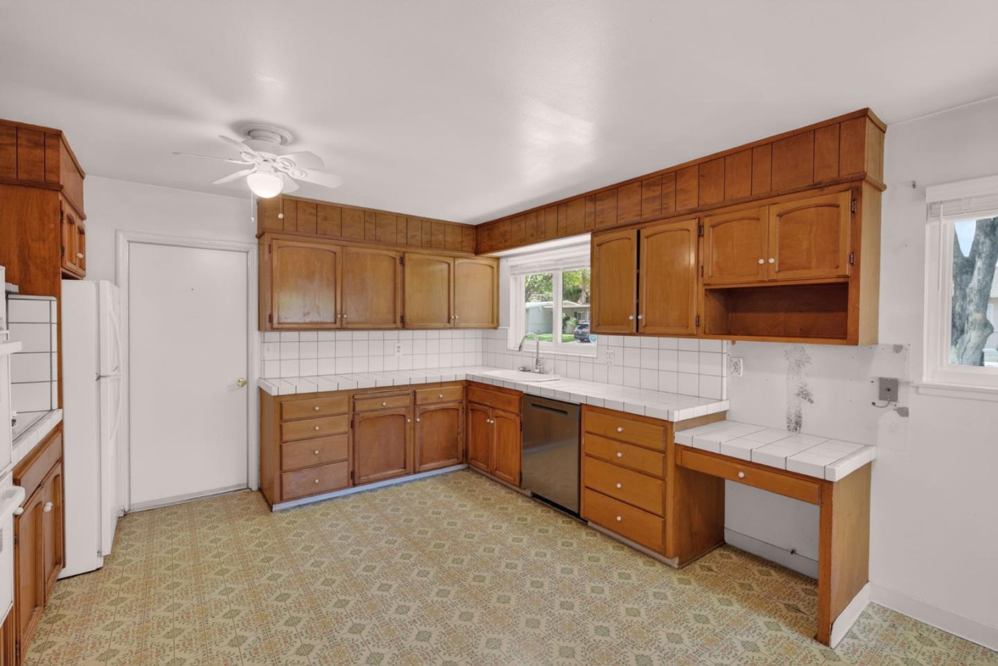 Detail Gallery Image 10 of 43 For 4842 Winton Way, San Jose,  CA 95124 - 3 Beds | 2 Baths