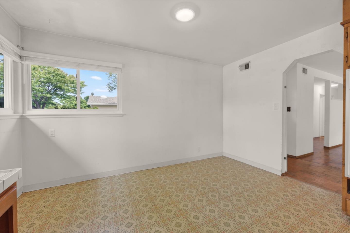 Detail Gallery Image 12 of 43 For 4842 Winton Way, San Jose,  CA 95124 - 3 Beds | 2 Baths