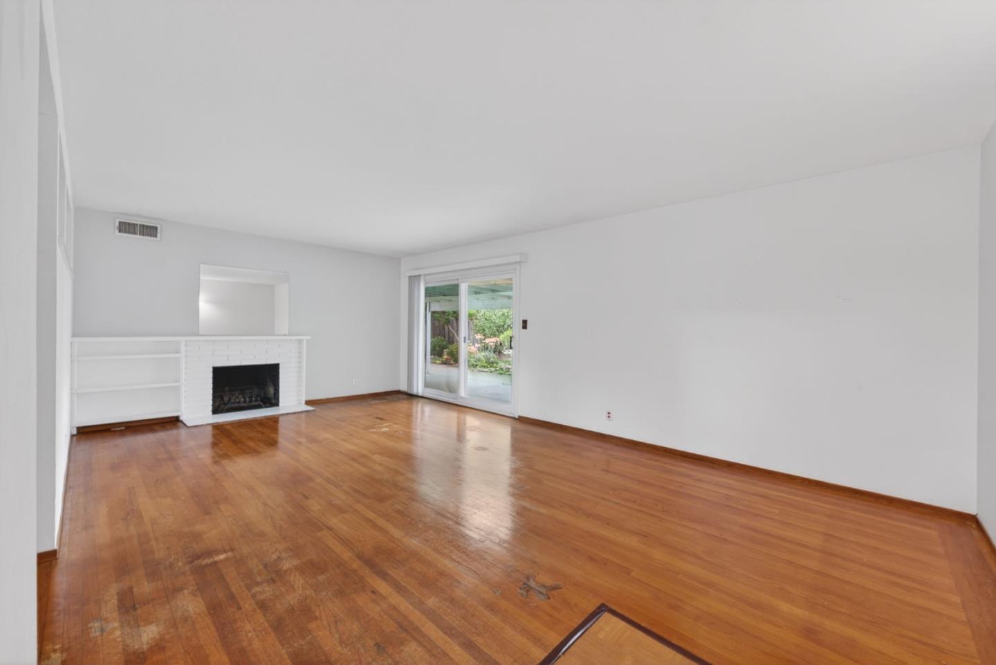 Detail Gallery Image 5 of 43 For 4842 Winton Way, San Jose,  CA 95124 - 3 Beds | 2 Baths