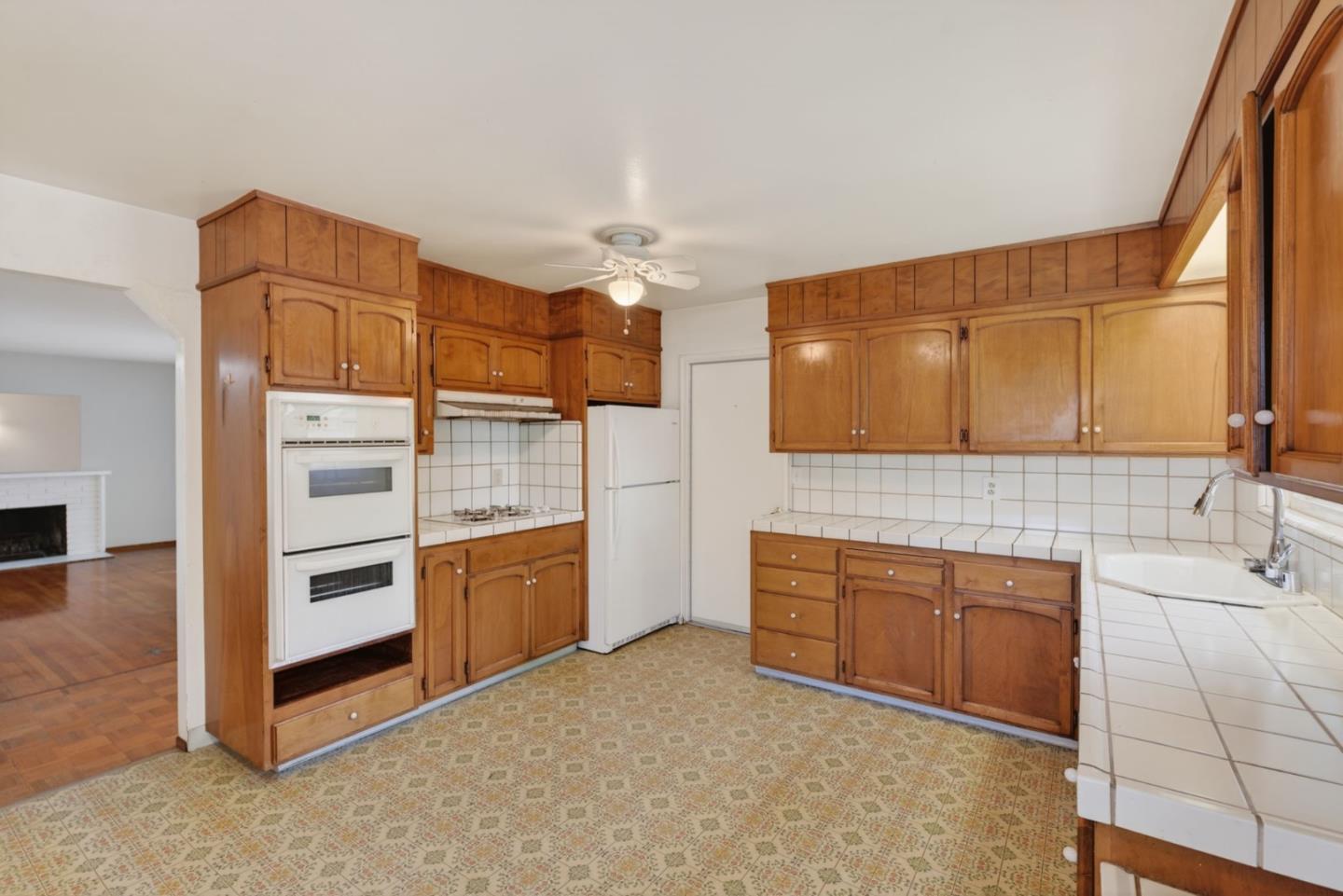 Detail Gallery Image 8 of 43 For 4842 Winton Way, San Jose,  CA 95124 - 3 Beds | 2 Baths