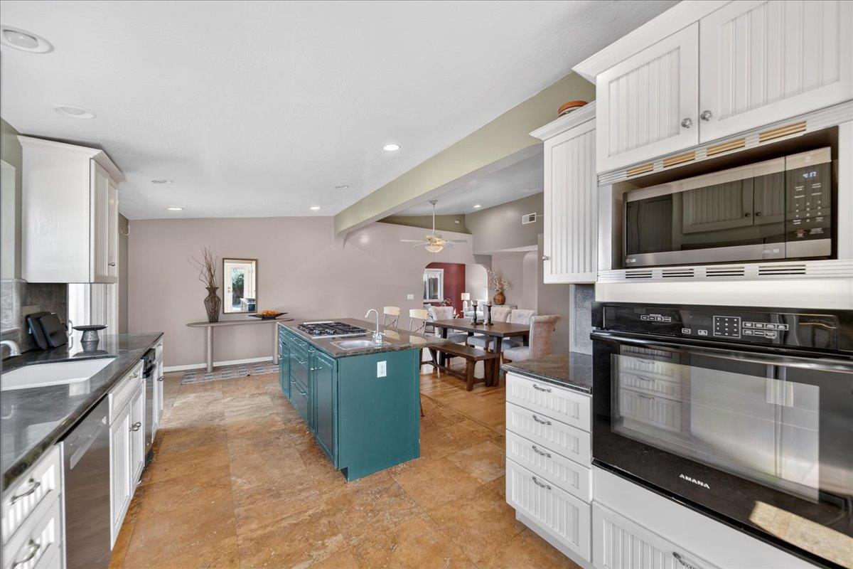 Detail Gallery Image 10 of 48 For 107 Paulsen Rd #D,  Watsonville,  CA 95076 - 3 Beds | 2 Baths