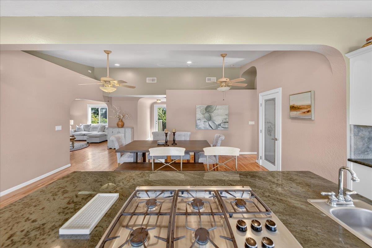 Detail Gallery Image 12 of 48 For 107 Paulsen Rd #D,  Watsonville,  CA 95076 - 3 Beds | 2 Baths