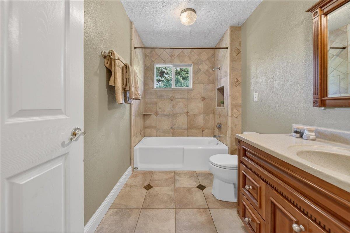 Detail Gallery Image 16 of 48 For 107 Paulsen Rd #D,  Watsonville,  CA 95076 - 3 Beds | 2 Baths