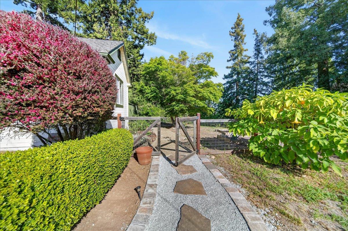 Detail Gallery Image 31 of 48 For 107 Paulsen Rd #D,  Watsonville,  CA 95076 - 3 Beds | 2 Baths