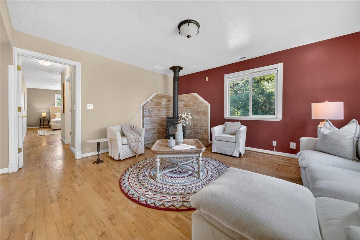 Detail Gallery Image 4 of 48 For 107 Paulsen Rd #D,  Watsonville,  CA 95076 - 3 Beds | 2 Baths