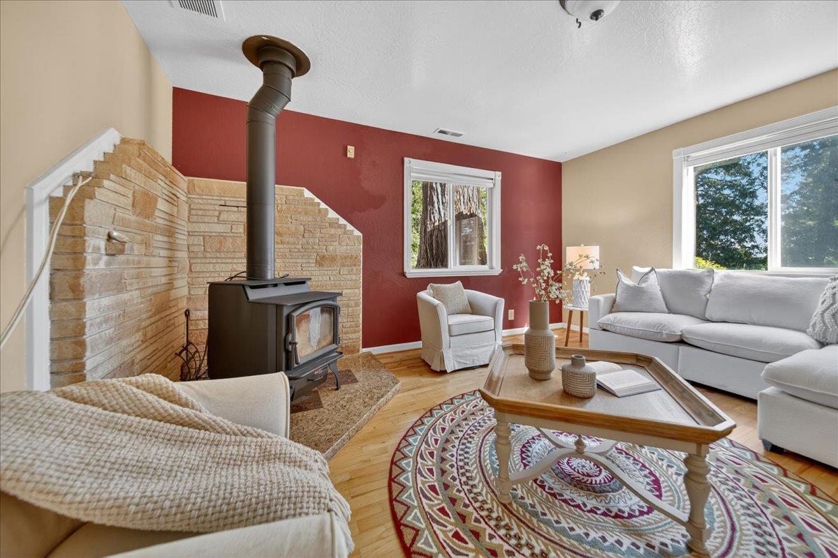 Detail Gallery Image 5 of 48 For 107 Paulsen Rd #D,  Watsonville,  CA 95076 - 3 Beds | 2 Baths