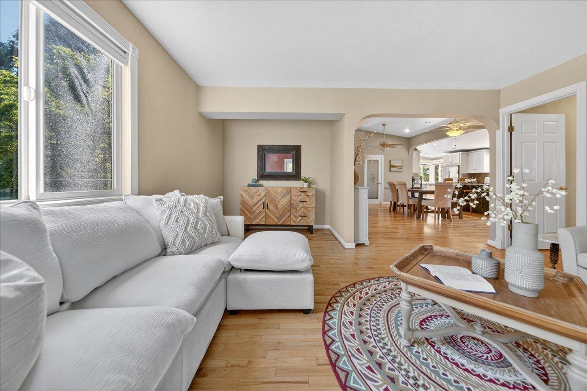 Detail Gallery Image 6 of 48 For 107 Paulsen Rd #D,  Watsonville,  CA 95076 - 3 Beds | 2 Baths