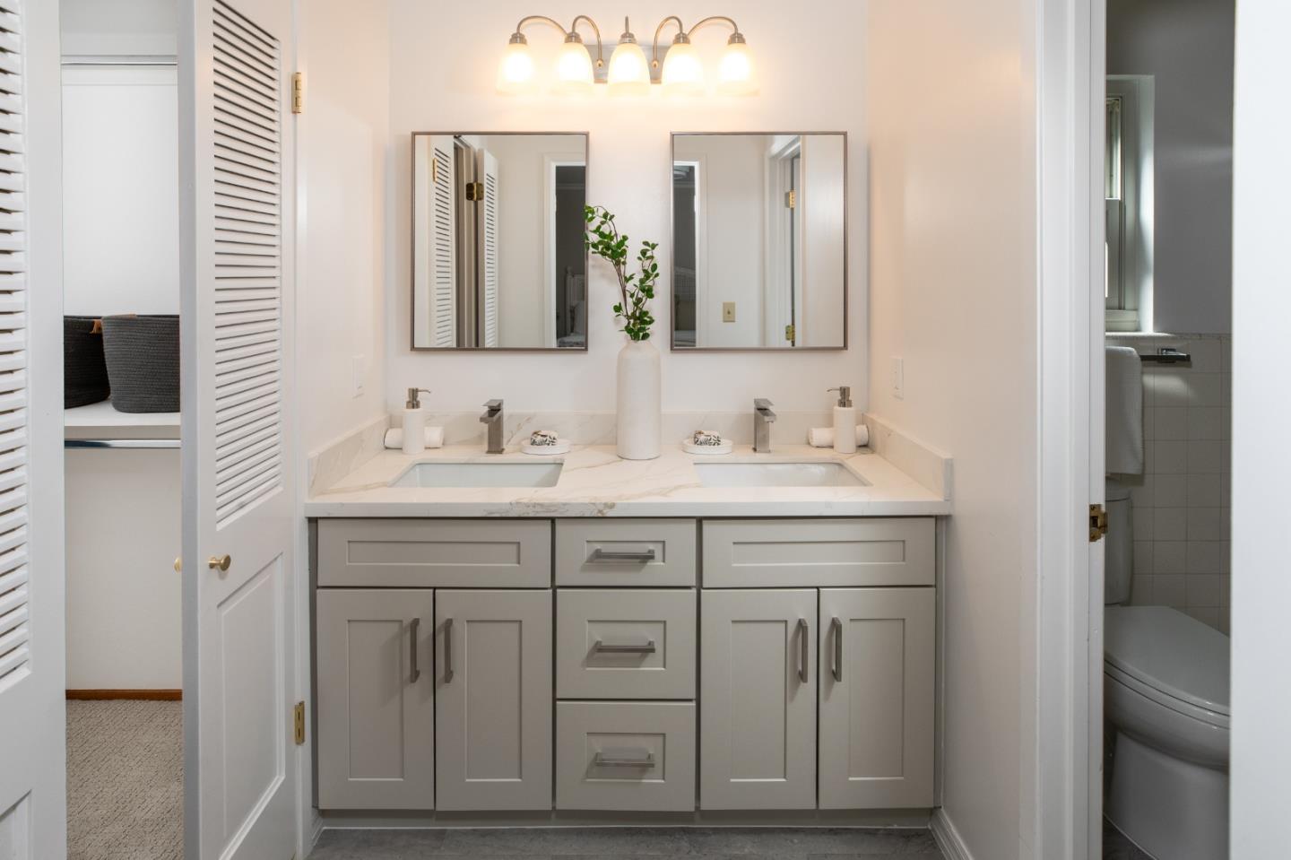 Detail Gallery Image 14 of 25 For 807 University Ave, Los Altos,  CA 94024 - 4 Beds | 2/1 Baths