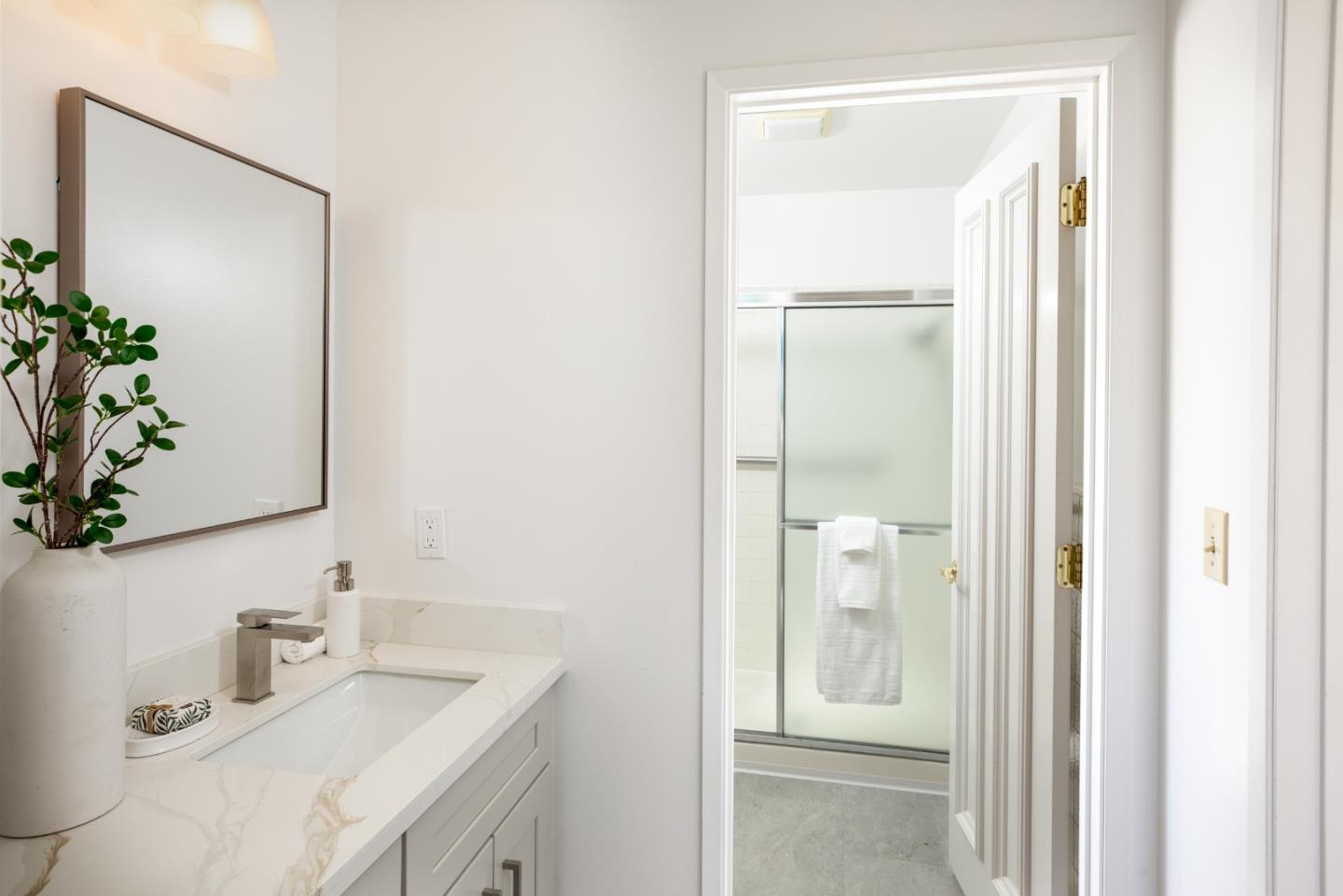 Detail Gallery Image 15 of 25 For 807 University Ave, Los Altos,  CA 94024 - 4 Beds | 2/1 Baths