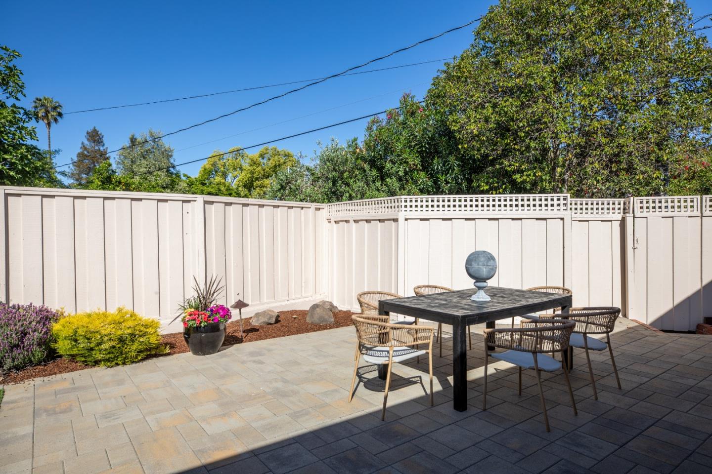 Detail Gallery Image 23 of 25 For 807 University Ave, Los Altos,  CA 94024 - 4 Beds | 2/1 Baths