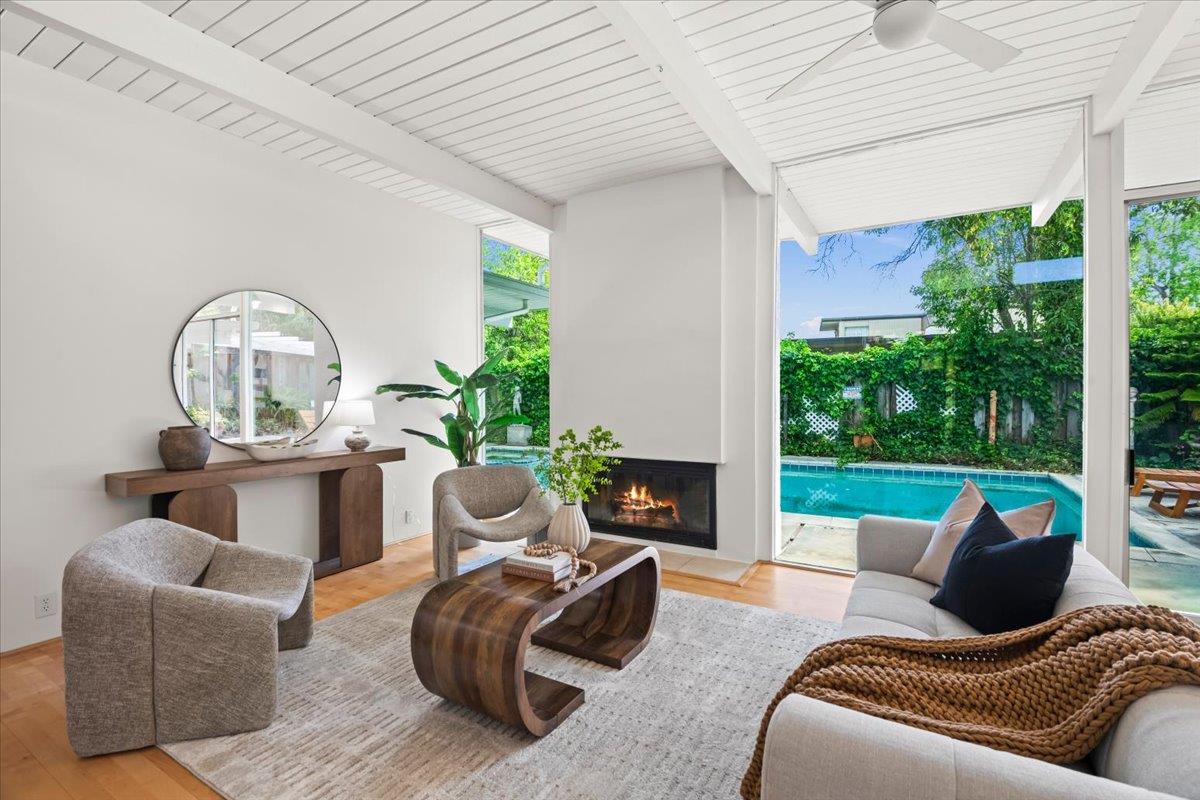 Detail Gallery Image 10 of 37 For 950 Susquehanna Ct, Sunnyvale,  CA 94087 - 5 Beds | 2 Baths