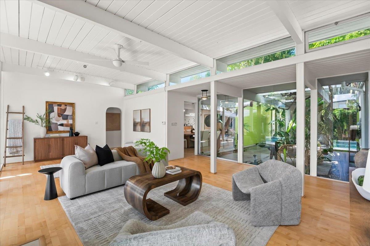 Detail Gallery Image 11 of 37 For 950 Susquehanna Ct, Sunnyvale,  CA 94087 - 5 Beds | 2 Baths