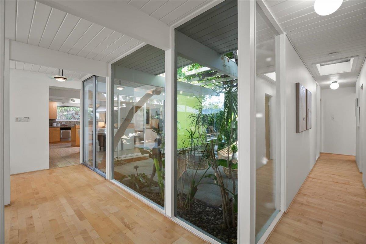 Detail Gallery Image 23 of 37 For 950 Susquehanna Ct, Sunnyvale,  CA 94087 - 5 Beds | 2 Baths