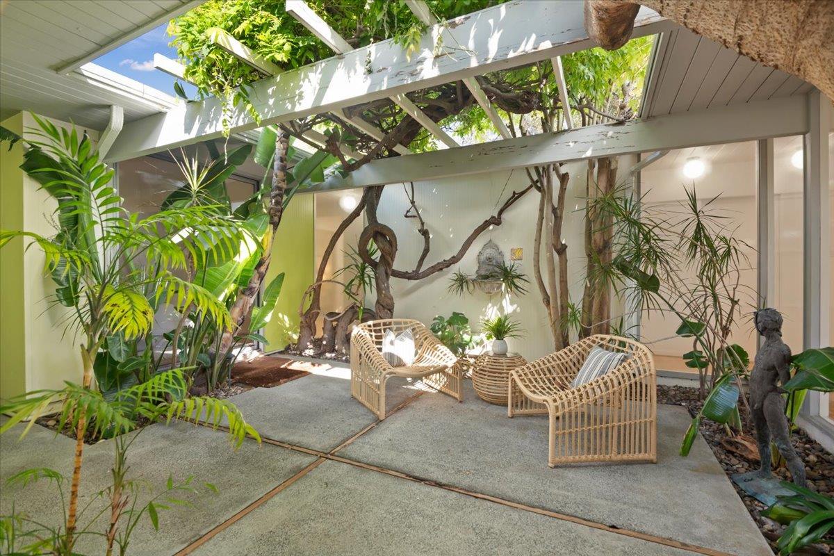 Detail Gallery Image 7 of 37 For 950 Susquehanna Ct, Sunnyvale,  CA 94087 - 5 Beds | 2 Baths