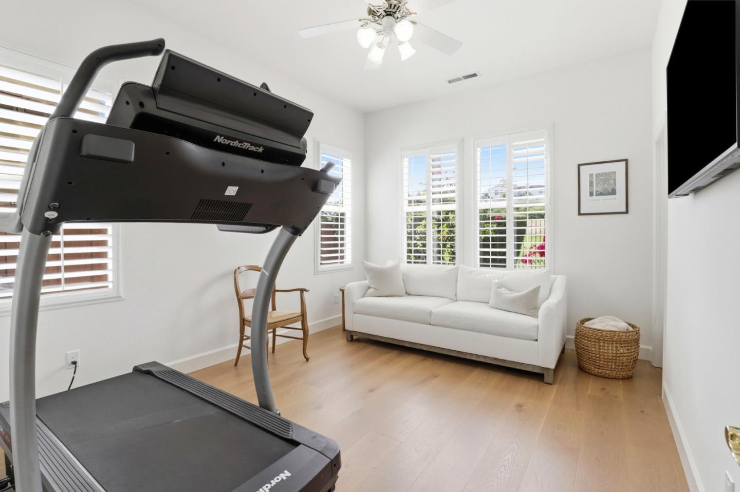 Detail Gallery Image 17 of 49 For 1965 Saint  Andrews Cir, Gilroy,  CA 95020 - 4 Beds | 3 Baths