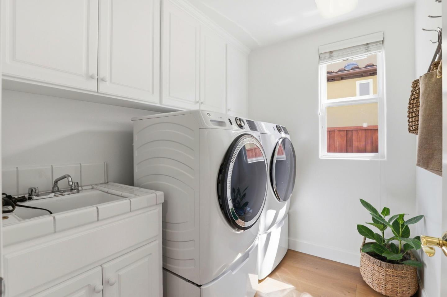 Detail Gallery Image 19 of 49 For 1965 Saint  Andrews Cir, Gilroy,  CA 95020 - 4 Beds | 3 Baths